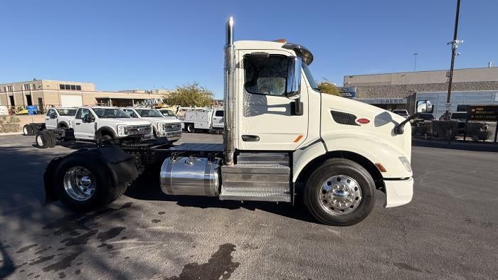 2019 Peterbilt 579 Base