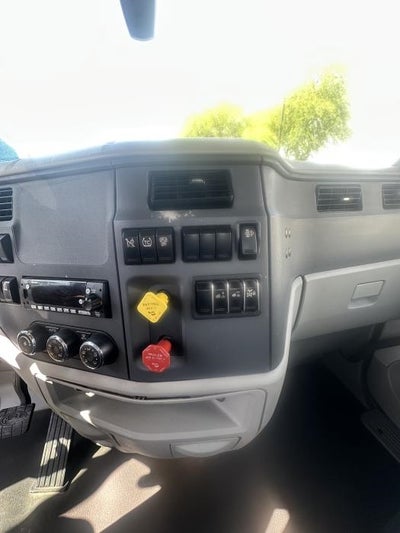 2021 Peterbilt 579 Base
