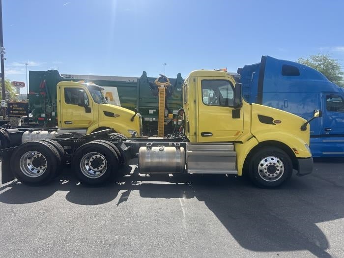 2021 Peterbilt 579 Base
