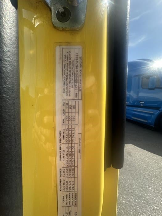 2021 Peterbilt 579 Base