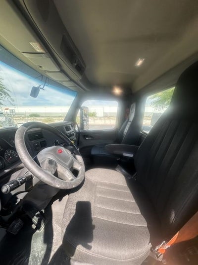 2021 Peterbilt 579 Base