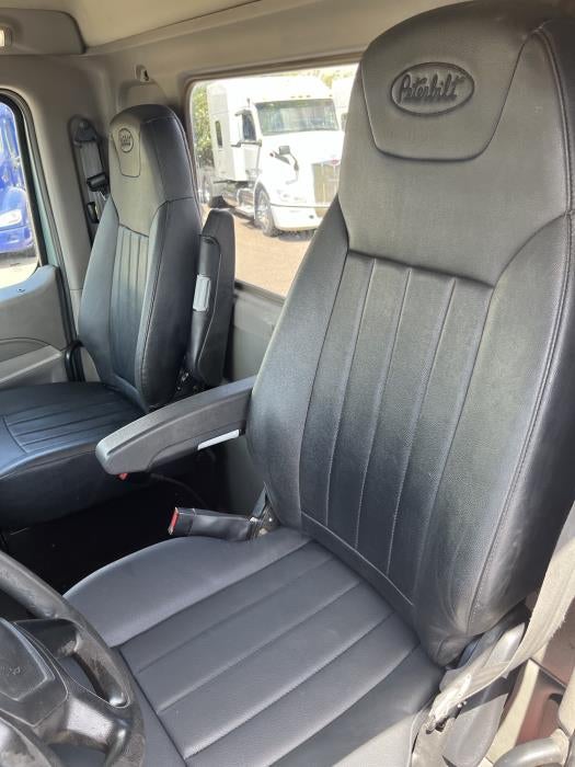 2021 Peterbilt 579 Base