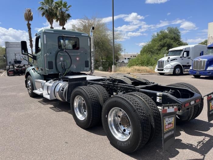 2021 Peterbilt 579 Base