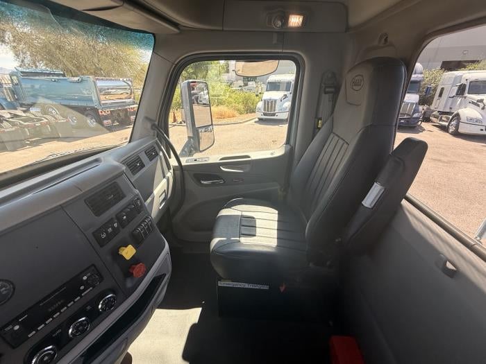2021 Peterbilt 579 Base