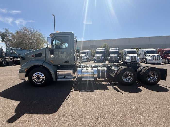 2021 Peterbilt 579 Base