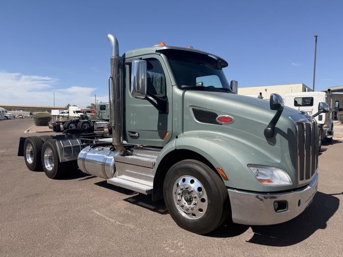 2021 Peterbilt 579 Base