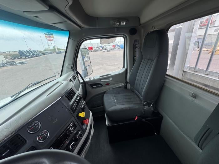 2020 Peterbilt 579 Base