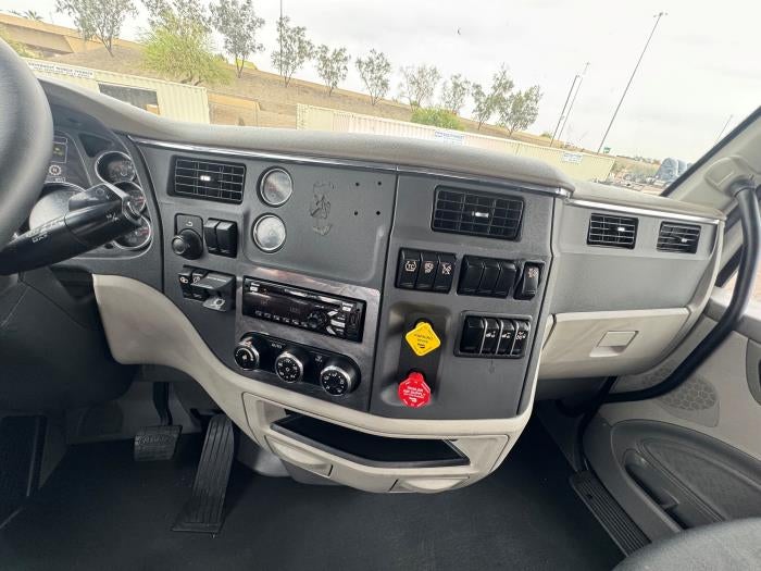 2020 Peterbilt 579 Base