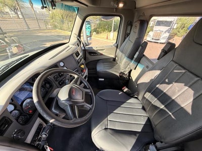 2021 Peterbilt 579 Base
