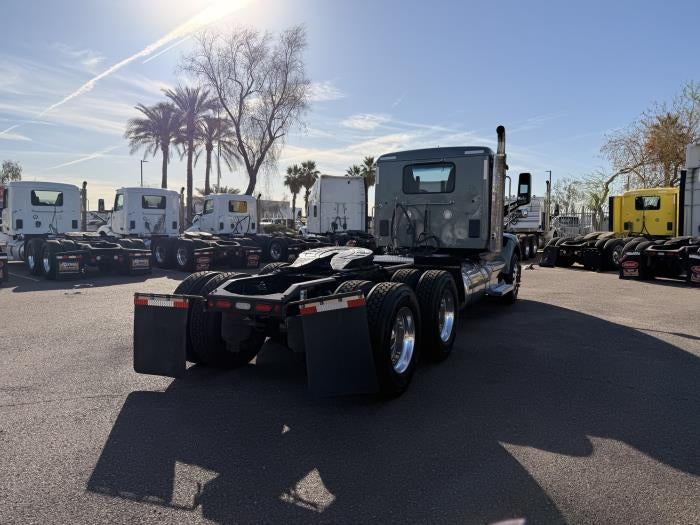 2021 Peterbilt 579 Base