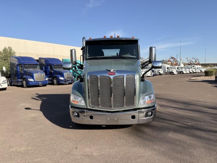 2021 Peterbilt 579 Base